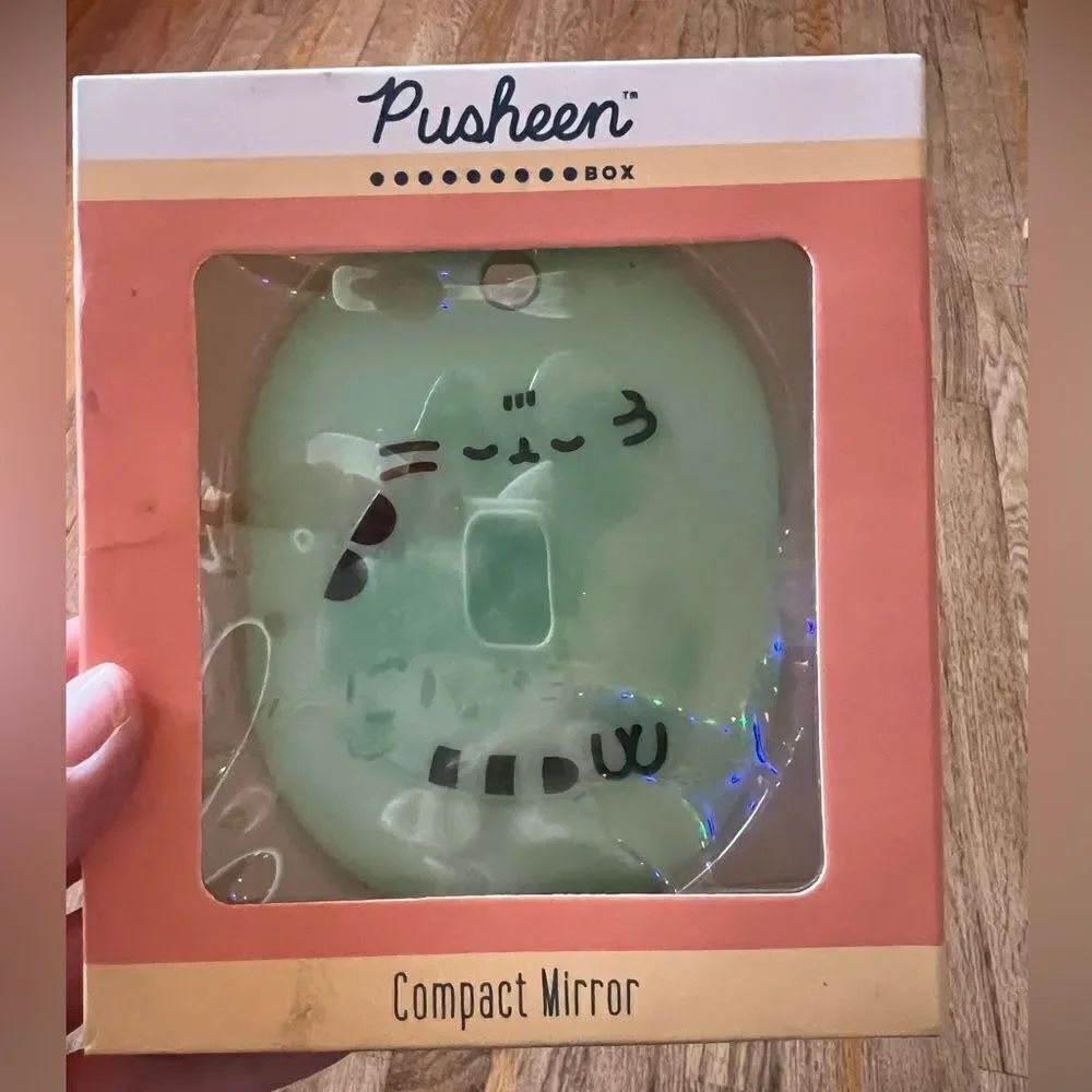 PUSHEEN compact mirrorr